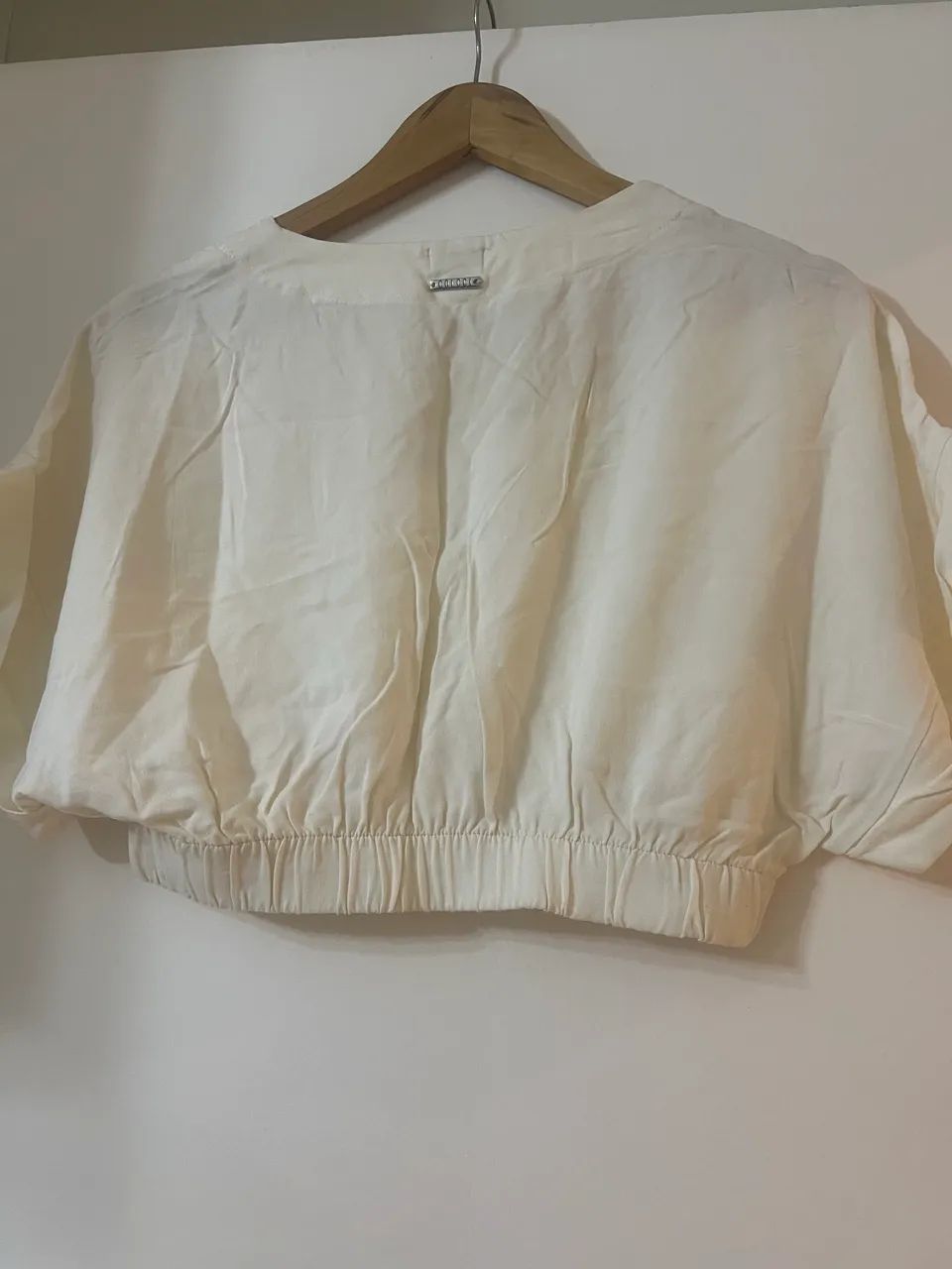 Cropped Colcci bege - Foto 2