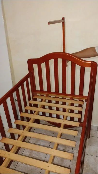 BERÇO DE MADEIRA MACIÇA MOGNO PARA BEBÊ