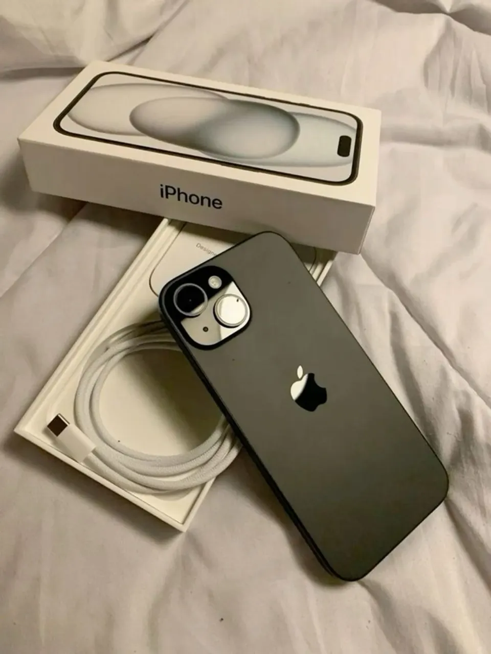 iPhone perfeito com nota fiscal , cabo original caixa com 4 meses de uso