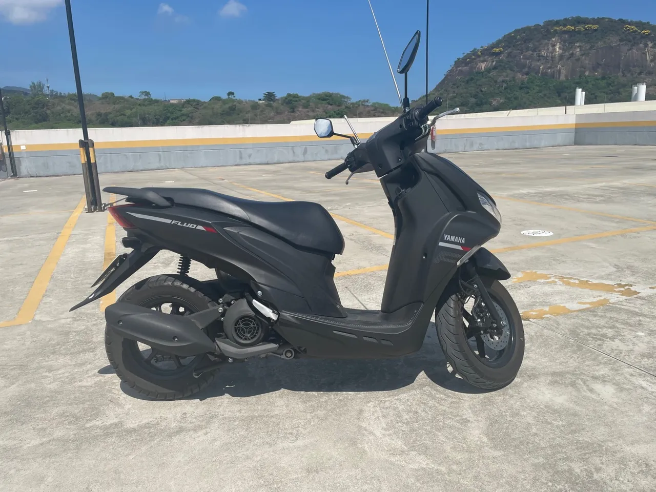 Scooter Yamaha FLUO 125 ABS 2024/2025 Menos de 2 mil Km Parcelo no cartão juros baixo