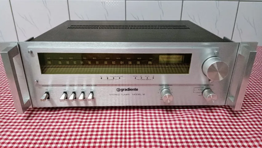 Gradiente Tuner Model 12