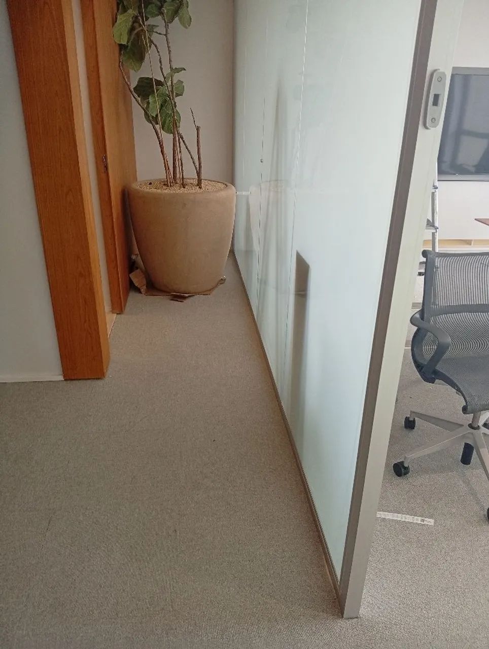 compra e venda de piso elevado,carpete e moveis de escritorio - Foto 4