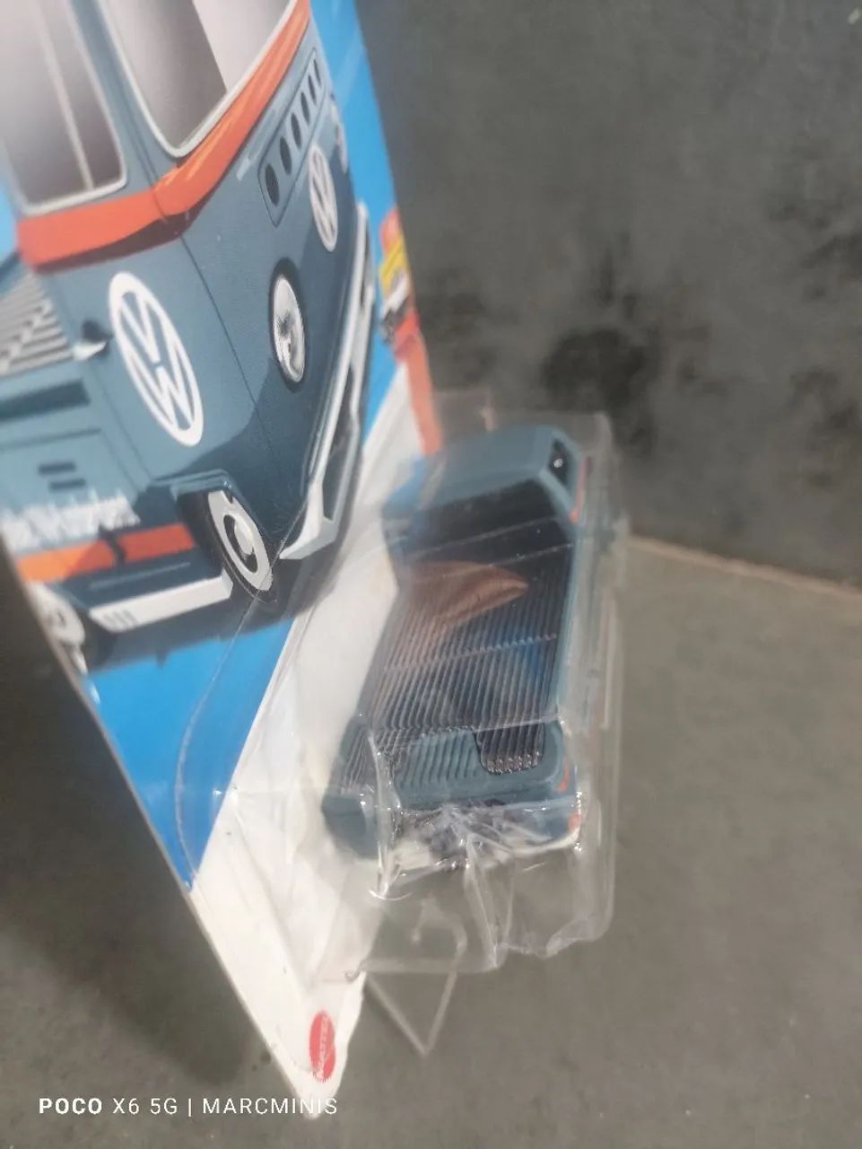 Miniatura Volkswagen T2 Pickup - Hot Wheels - 7 cm - Foto 4
