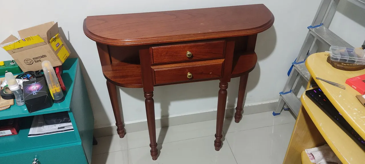 Mesa/Aparador Demi-Lune em Madeira com Gavetas