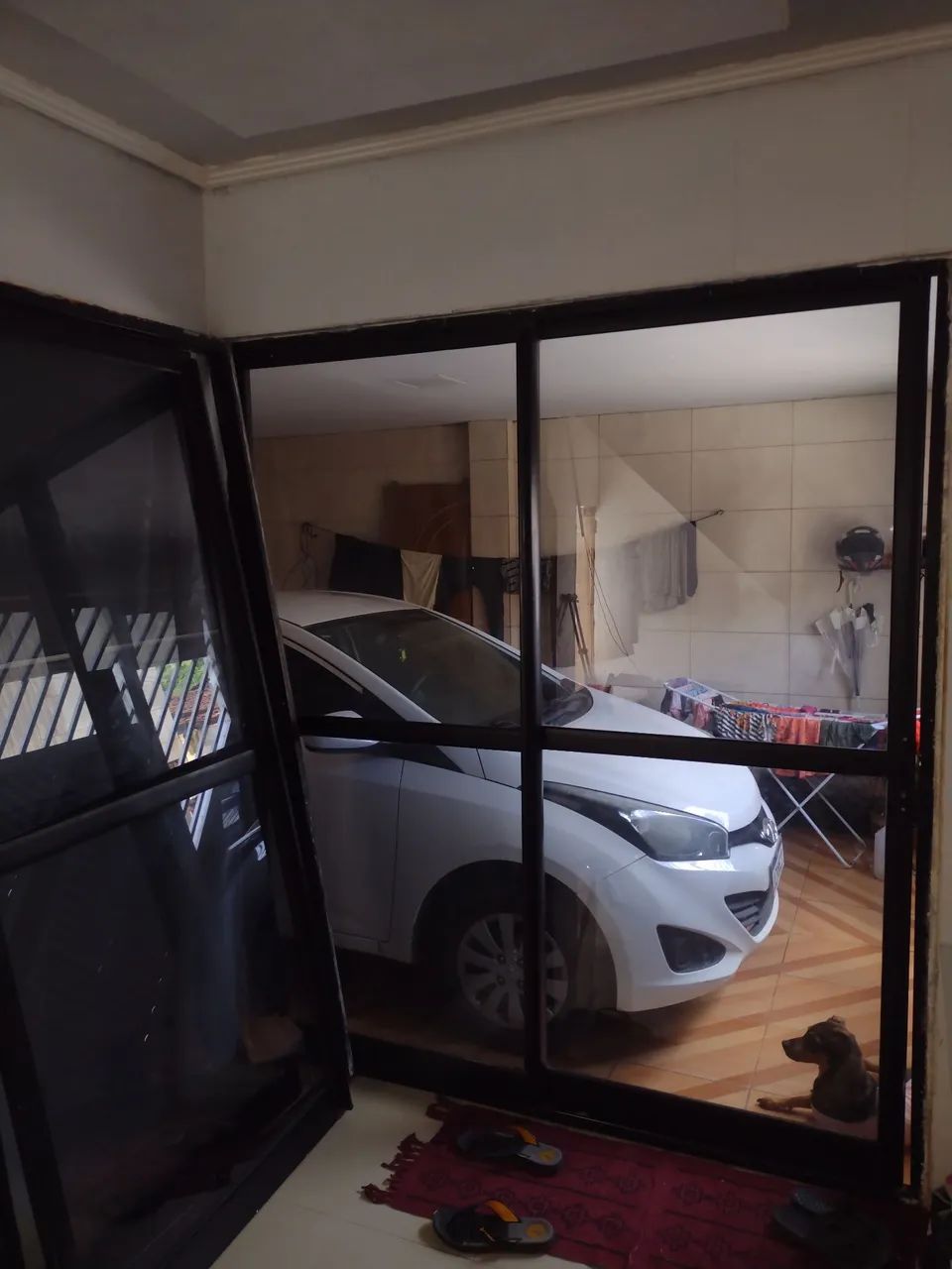Porta de vidro com estrutura de alumínio para varanda 