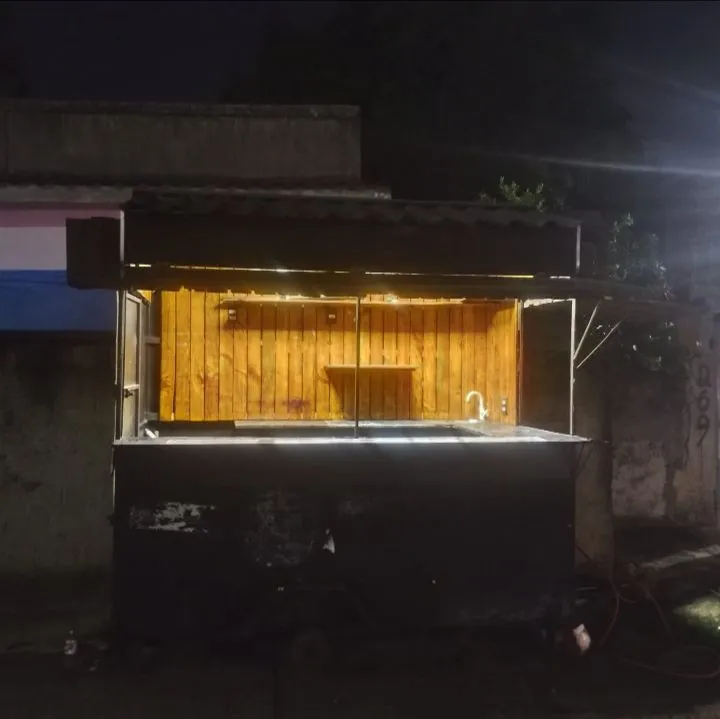Carrinho de lanches com estrutura em aço