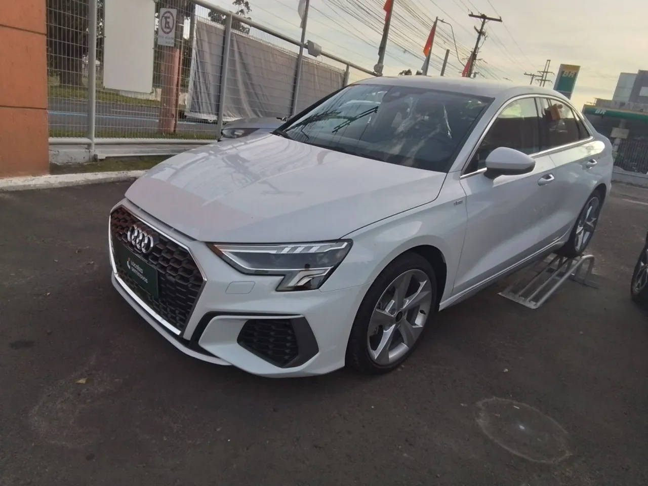 Audi A3 2024 2.0 40 tfsi mhev sedan s line s-tronic
