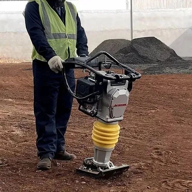 Compactadora de solos para locação - Foto 2