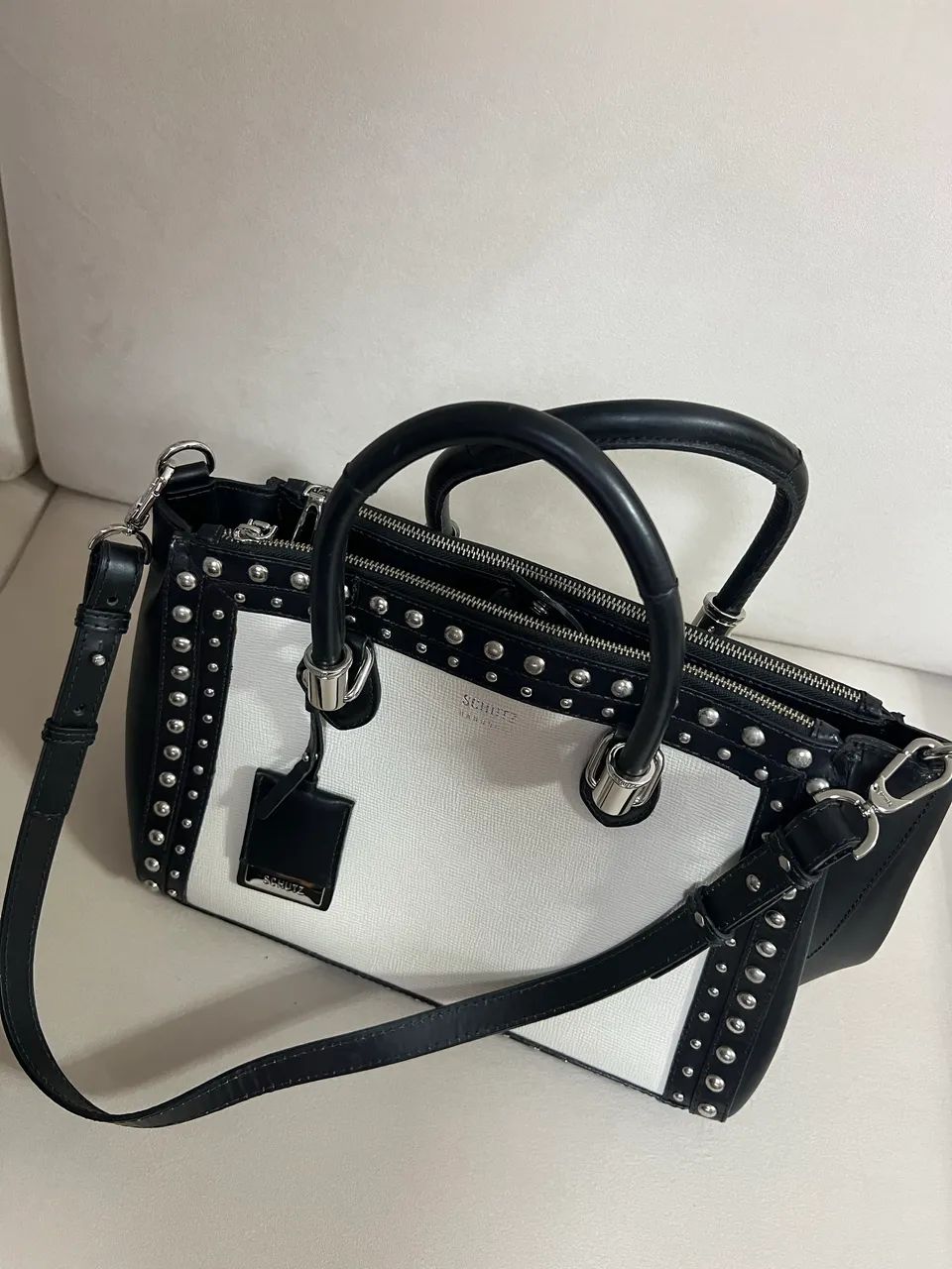 Bolsa couro Schultz preta e branca original  - Foto 4