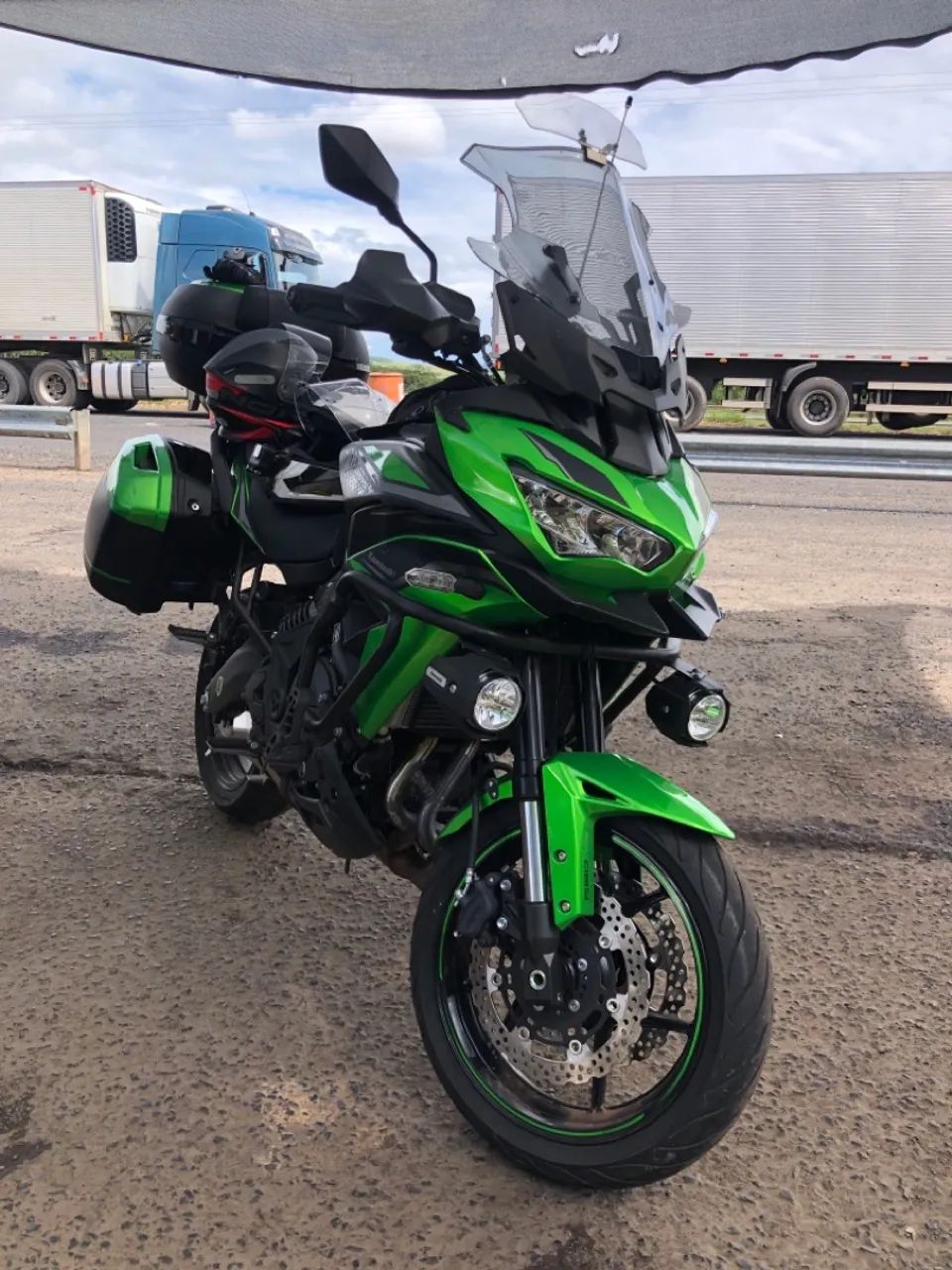 Versys 650 Tourer 23/23 com Acessórios e baixa km
