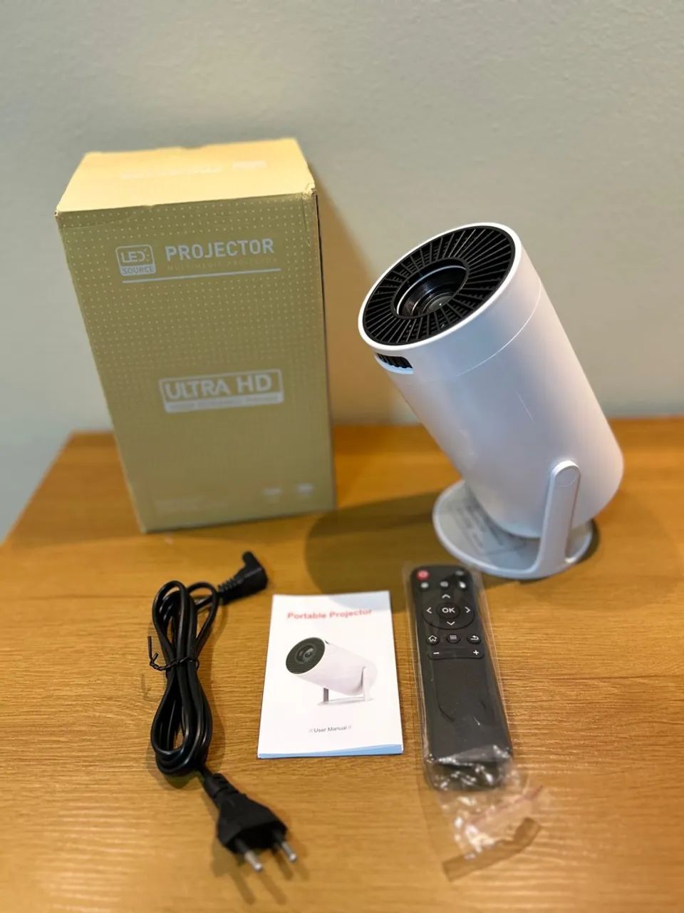 Projetor Portátil LED HD - Novo na Caixa