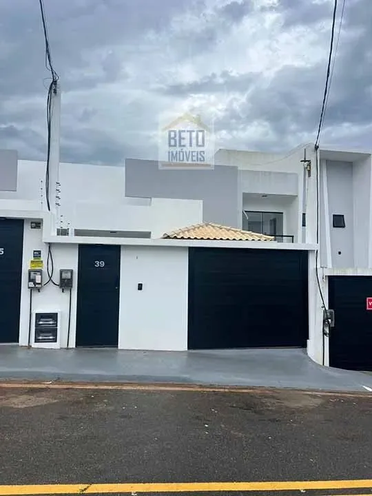 Térrea para venda com 122 metros quadrados com 3 quartos em Lagoa - Macaé - RJ