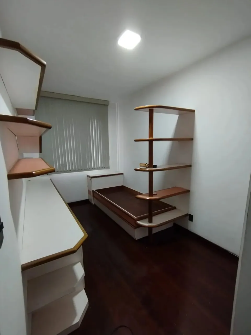CASA DE RUA DISPONIVEL PARA ALUGUEL - CENTRO