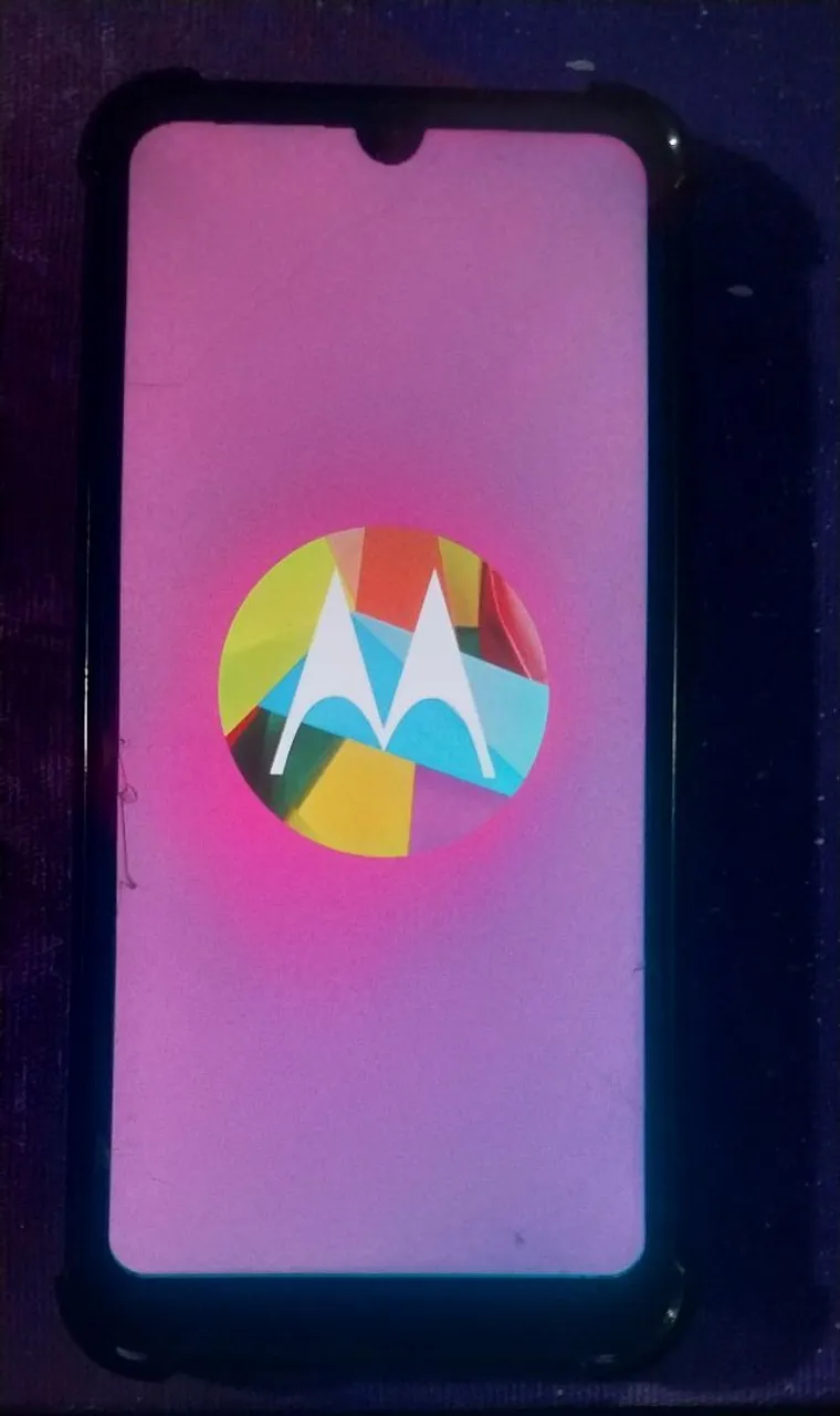 Vendo celular Motorola moto E6