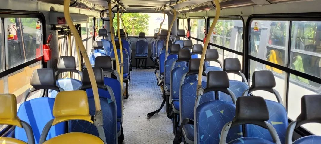 4 ÔNIBUS M. BENZ 1418 CURTO (MICRÃO) 2009/2010 - Foto 5