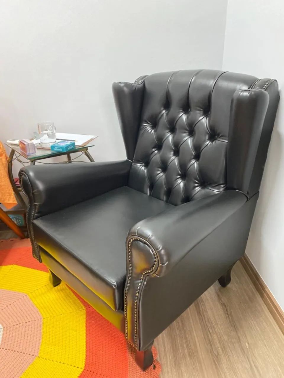 Poltrona Viking Estofada Sob Medida - Conforto e Estilo Clássico - Foto 4