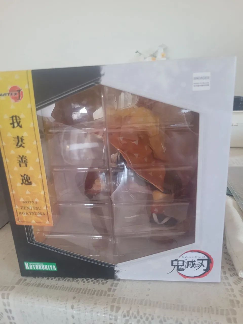 Zenitsu e Nezuko Kotobukiya 