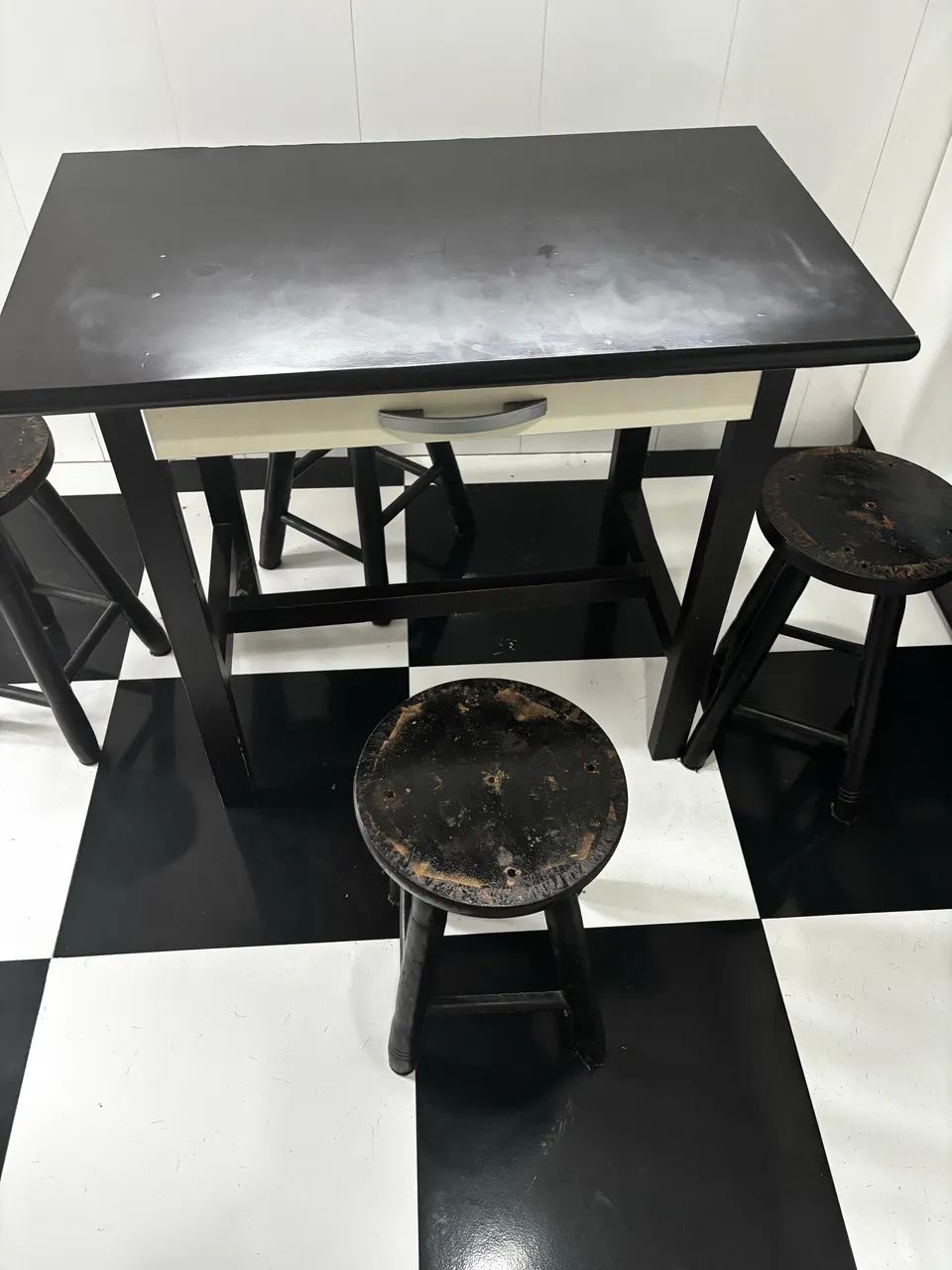 Table with 4 Benches64739861208322124