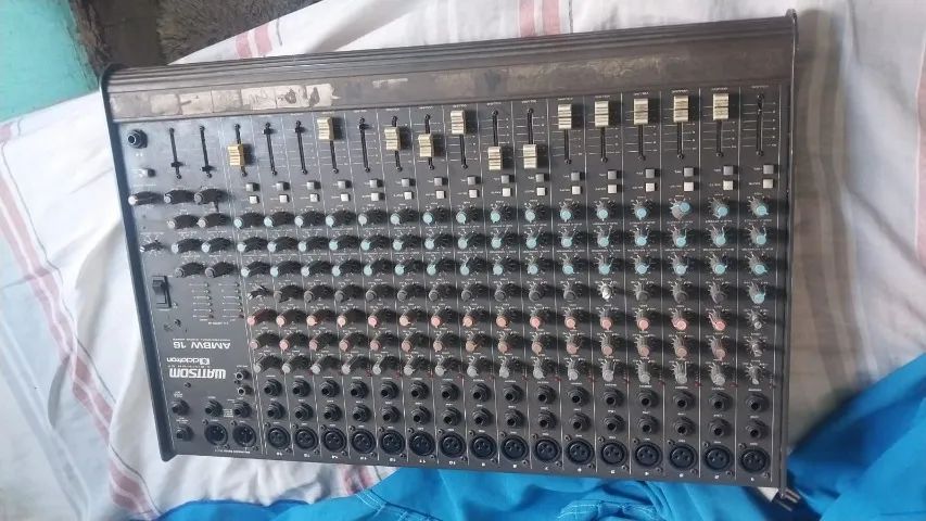 mesa de som wattsom 16