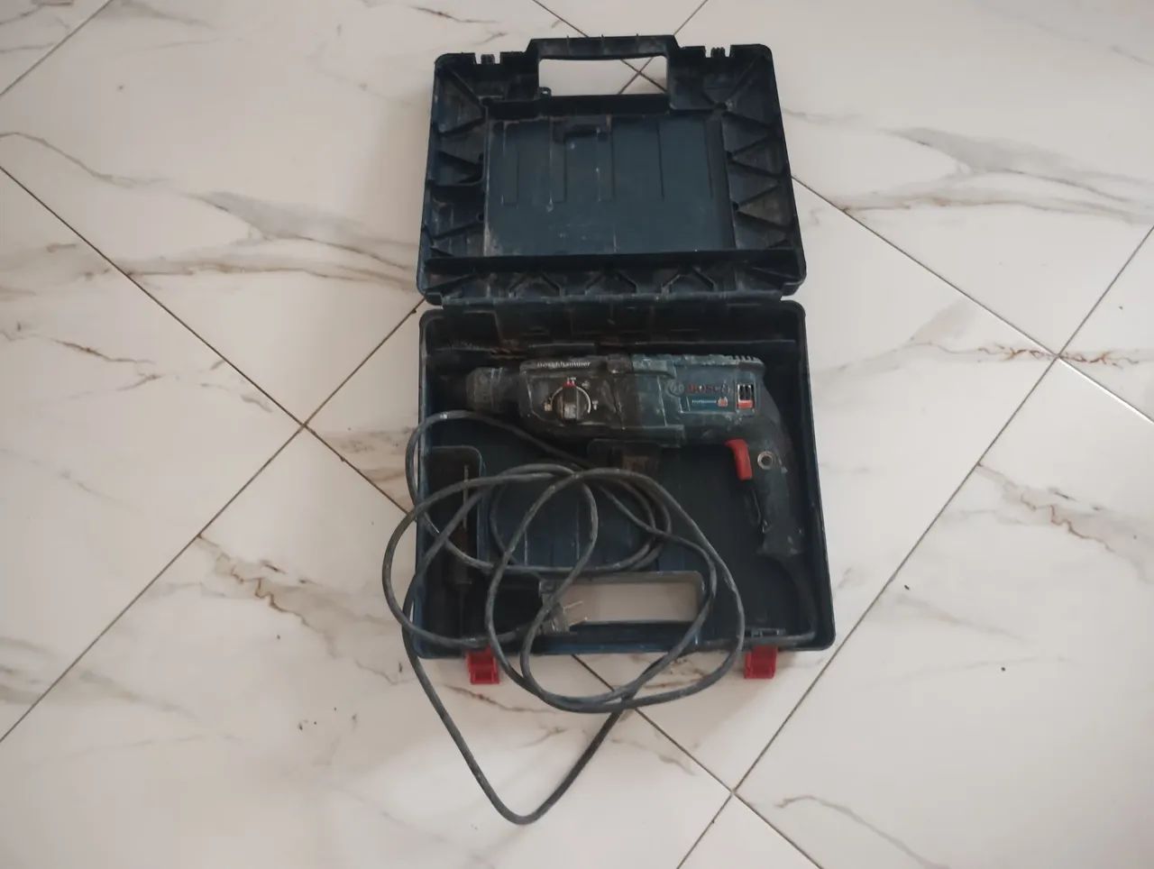 Furadeira Bosch com Maleta - Excelente Estado