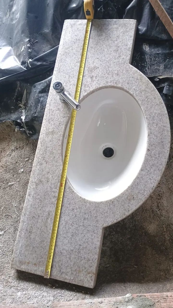 PIA (DECA) COM BANCADA( MARMORE) + TORNEIRA MARCA (DOCOL) ACIONAMENTO AUTOMATICO