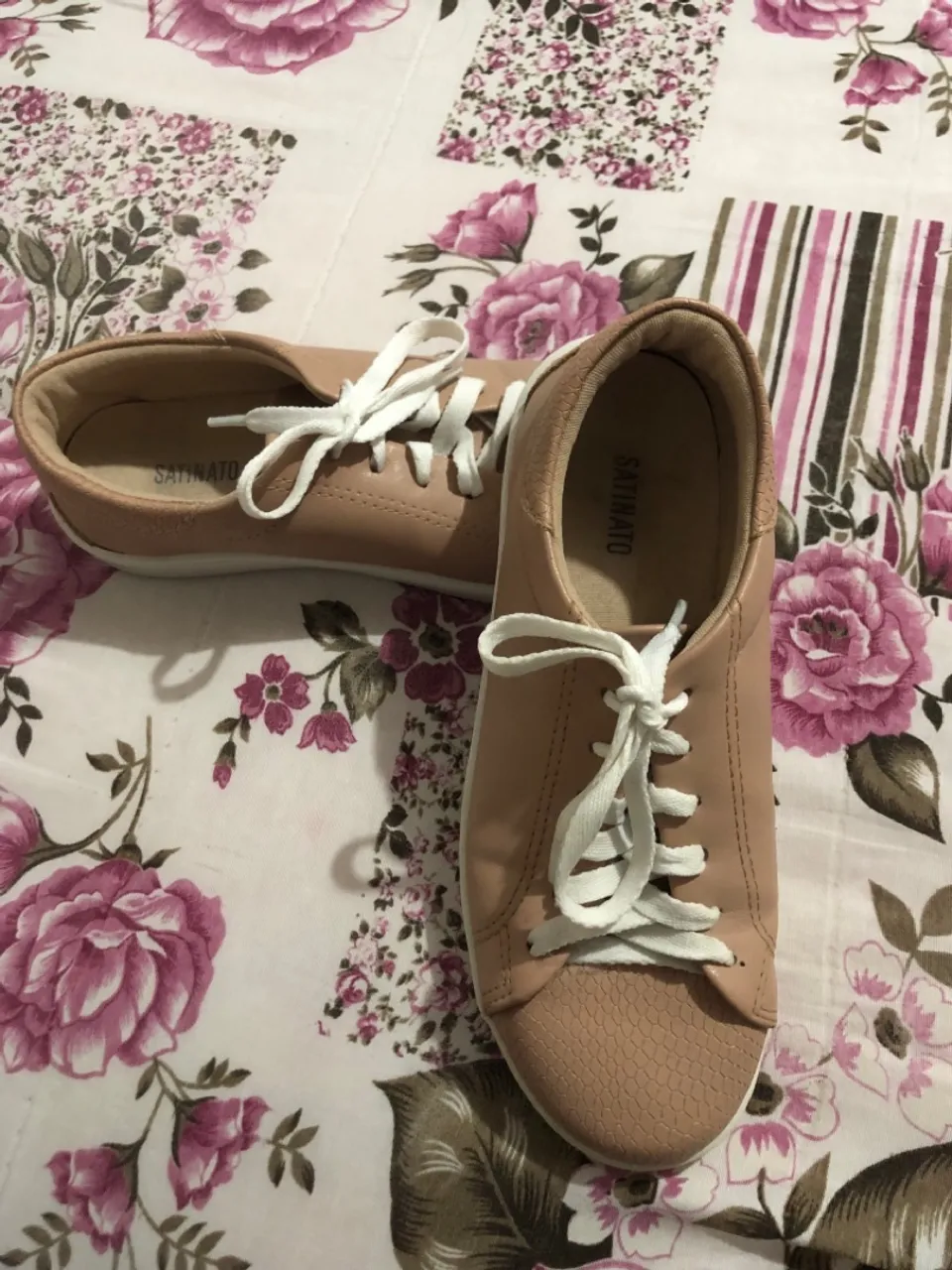 Tênis Feminino Bege - Conforto e Estilo