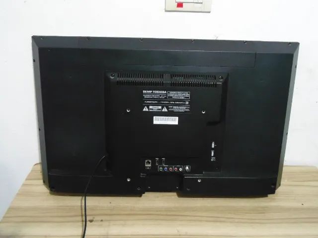 Tv Semp Toshiba 32" com defeito  - Foto 4