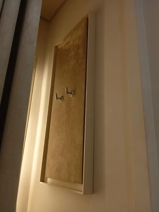 Cabideiro p/ vestiário c/ 2 suportes em MDF / Aço Bege 125 cm x 55 cm x 7 cm - Foto 2