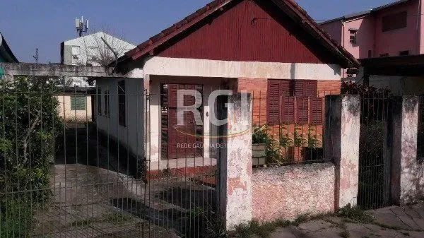 Casa para Venda - 350m², 3 dormitórios, 4 vagas - Camaquã