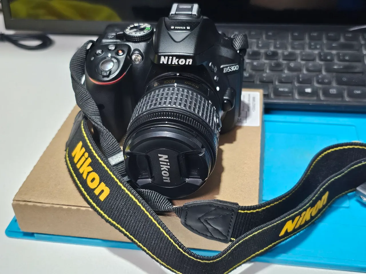 Câmera Nikon D5300 com Lente