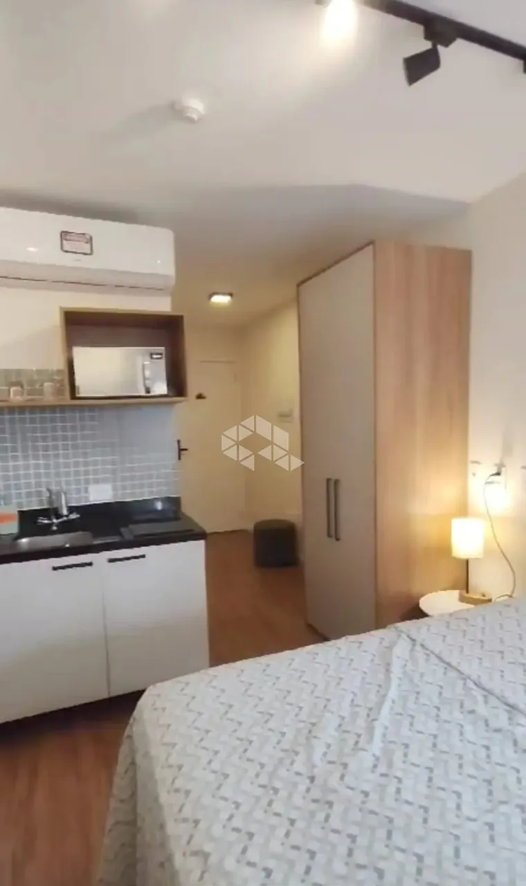 Studios prontos, reformados, mobiliados e equipados, em operação no quarteirão do Metrô Pr