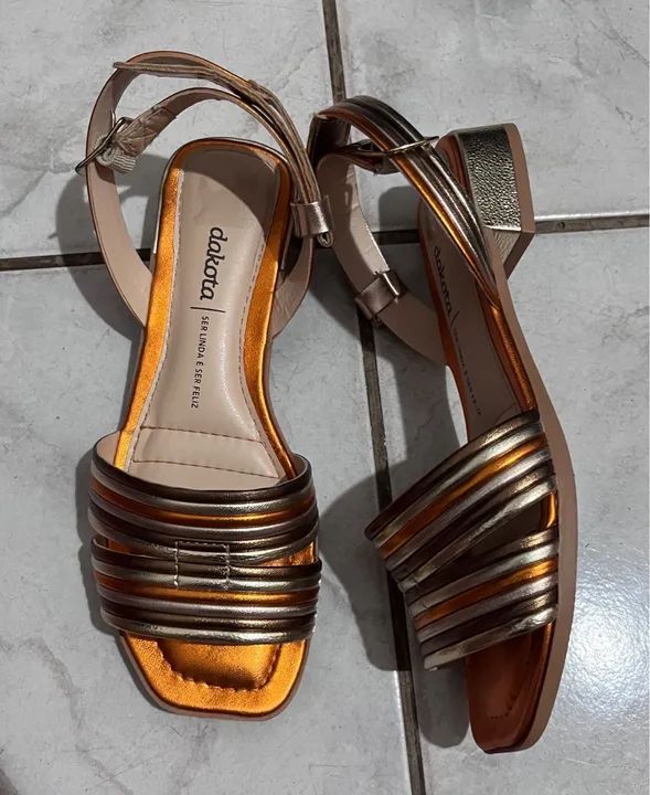 Sandália Dakota Dourada - Foto 2