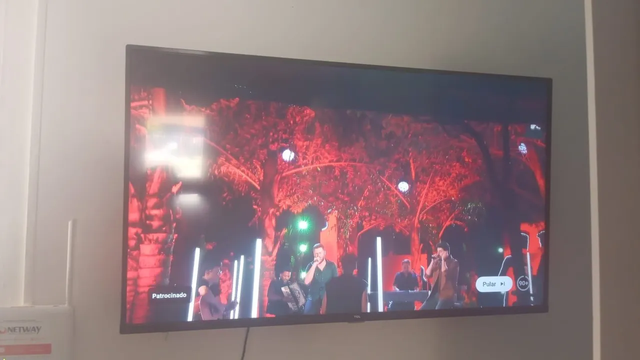 TV TCL - Tela grande e imagem de alta qualidade