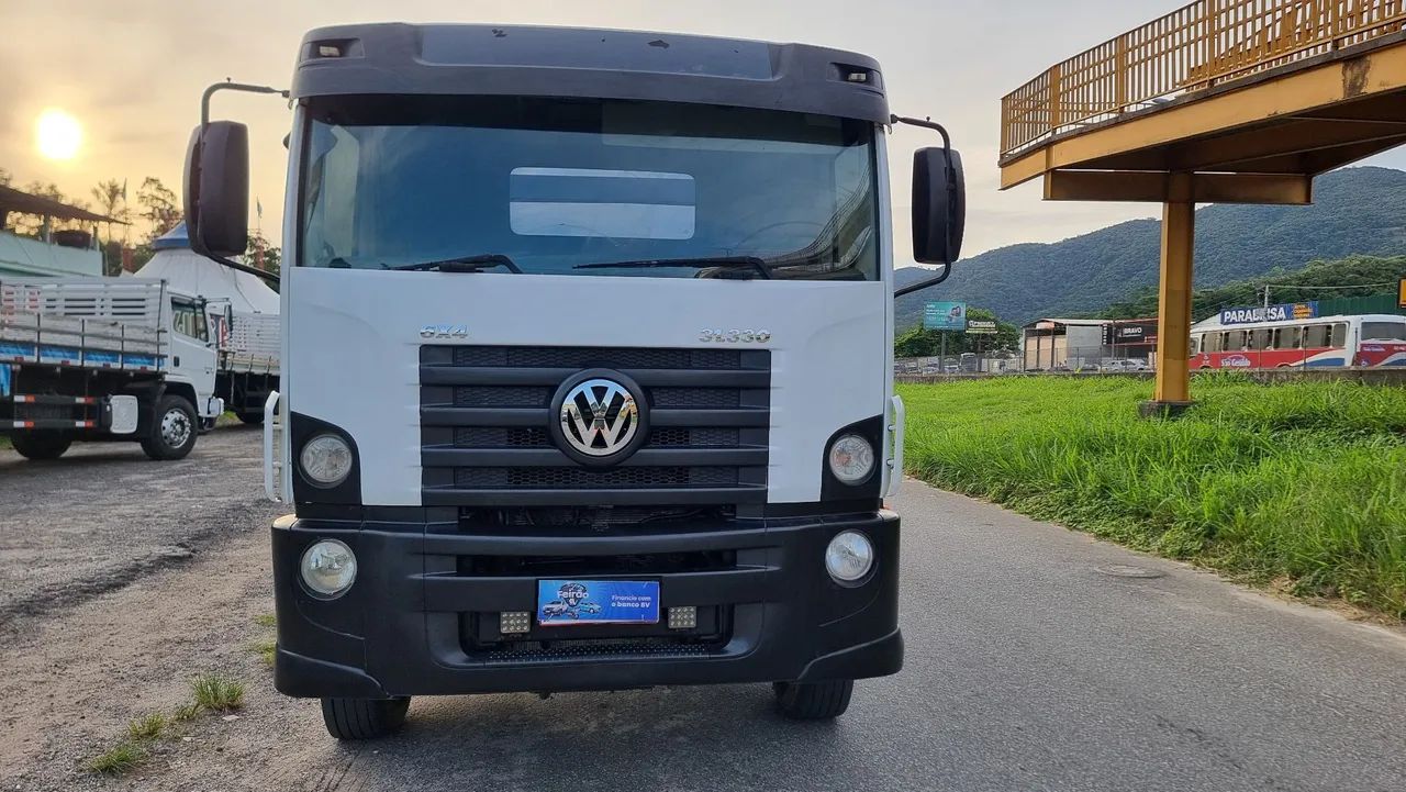 Vw modelo 31.330 CRC 6x4 ano 2014 