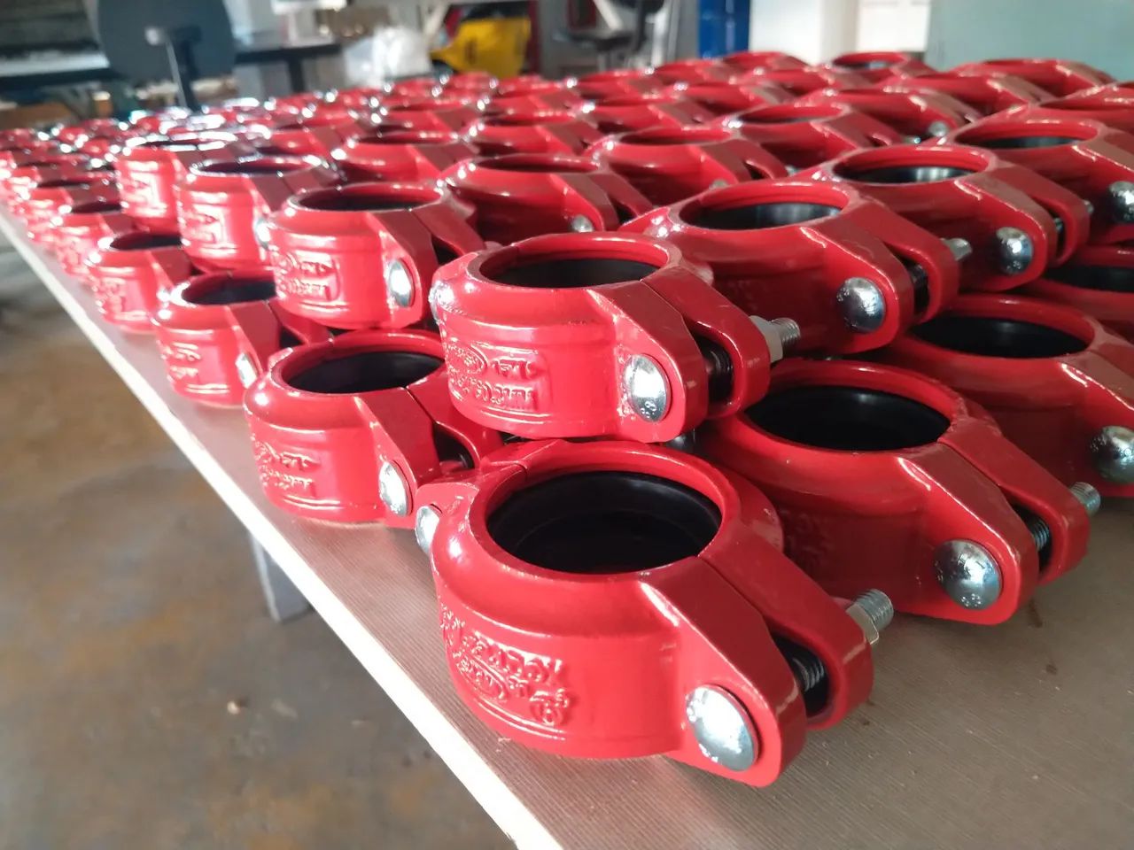 Conexão ranhurada para sistema de combate a incêndio 64629337997571120