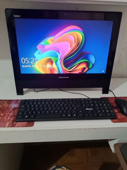 Computador Lenovo All in One - Core i3, SSD 256gb, 8gb de RAM