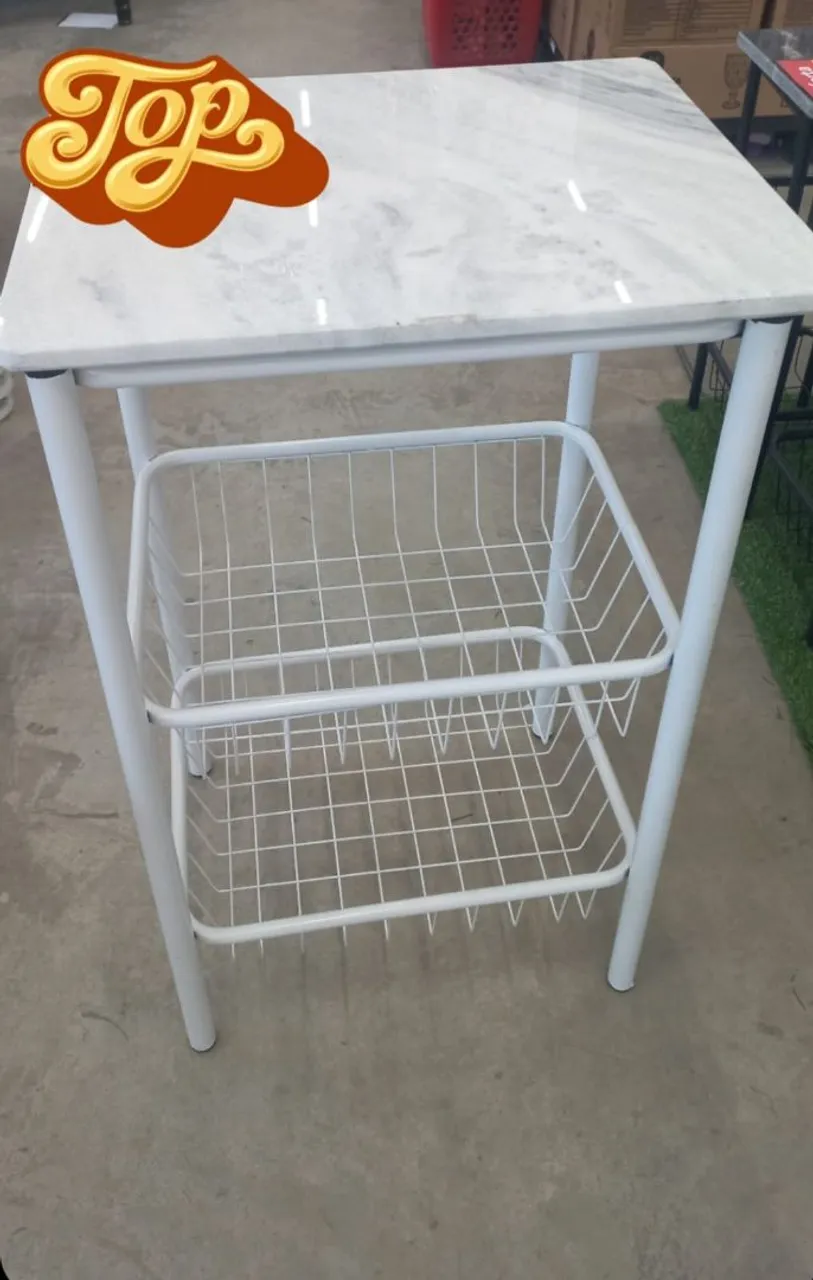 Fruteira com tampo em mármore e cesto para micro-ondas