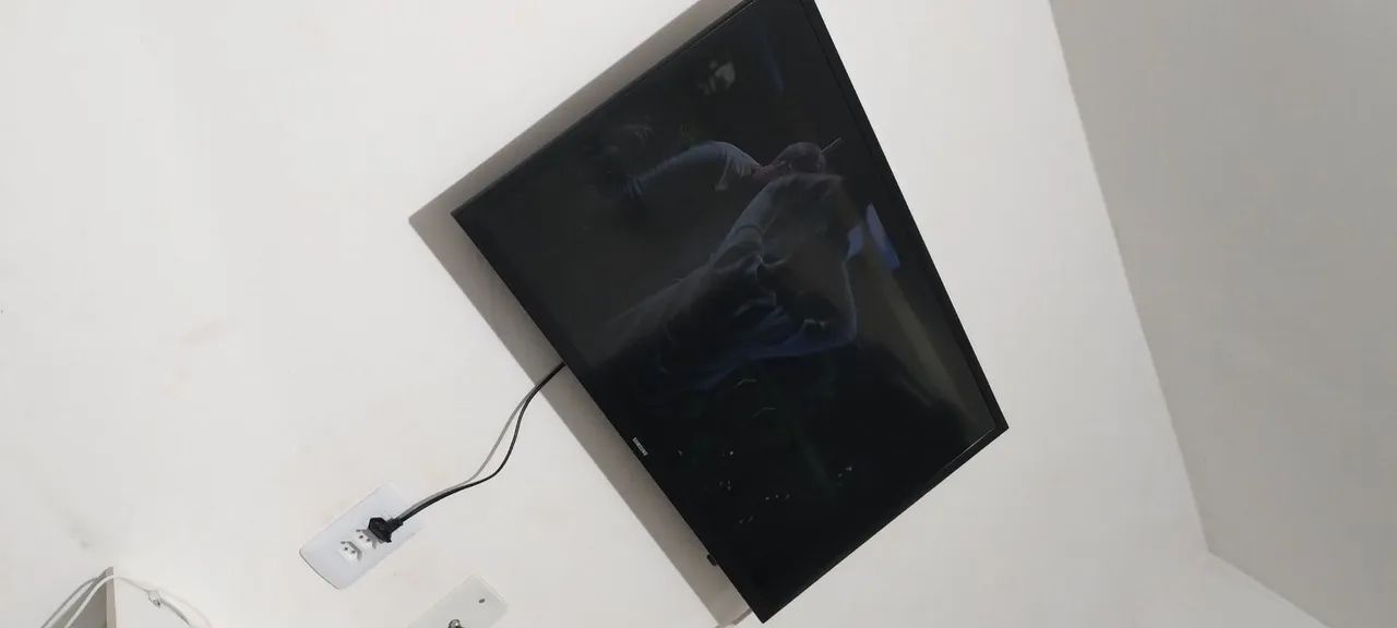 32-inch TV64418593179907120