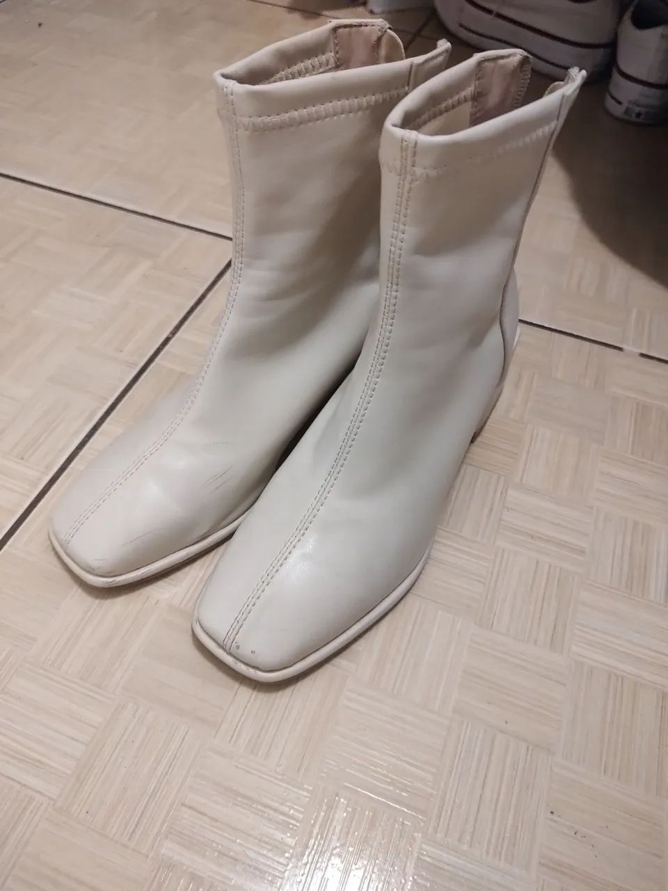 Bota Feminina Off white tam 33 