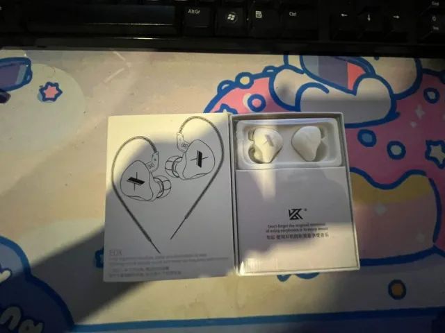 Fone De Ouvido In-ear Com Fio Kz Edx 3.5mm Sem Microfone Cor Branco