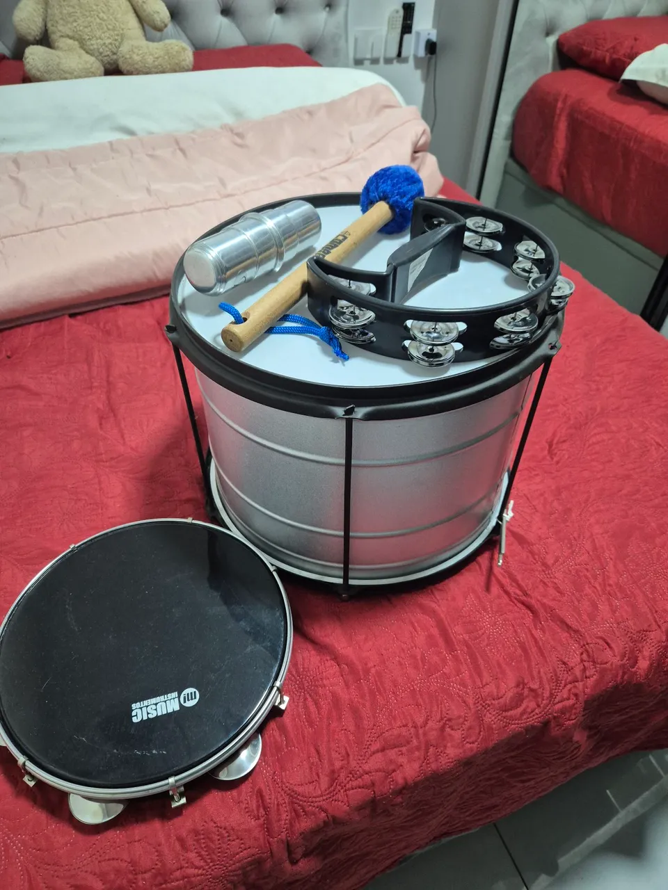 Surdo, pandeiro e caixa - Kit de Percussão Completo