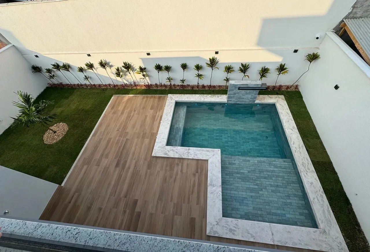 Casa duplex recém construída no condomínio Damha
