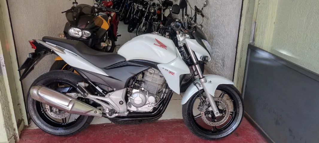 HONDA CB 300R FLEX 2014 BRANCA IMPECAVEL E COM GARANTIA TOTAL