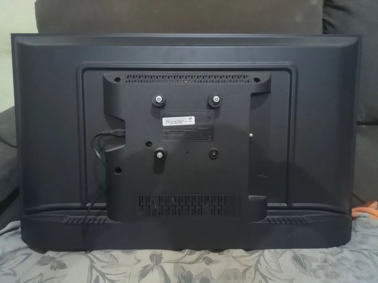 Selling or Trading * 32-inch Roku Smart TV for Only R$699?64167730702466121