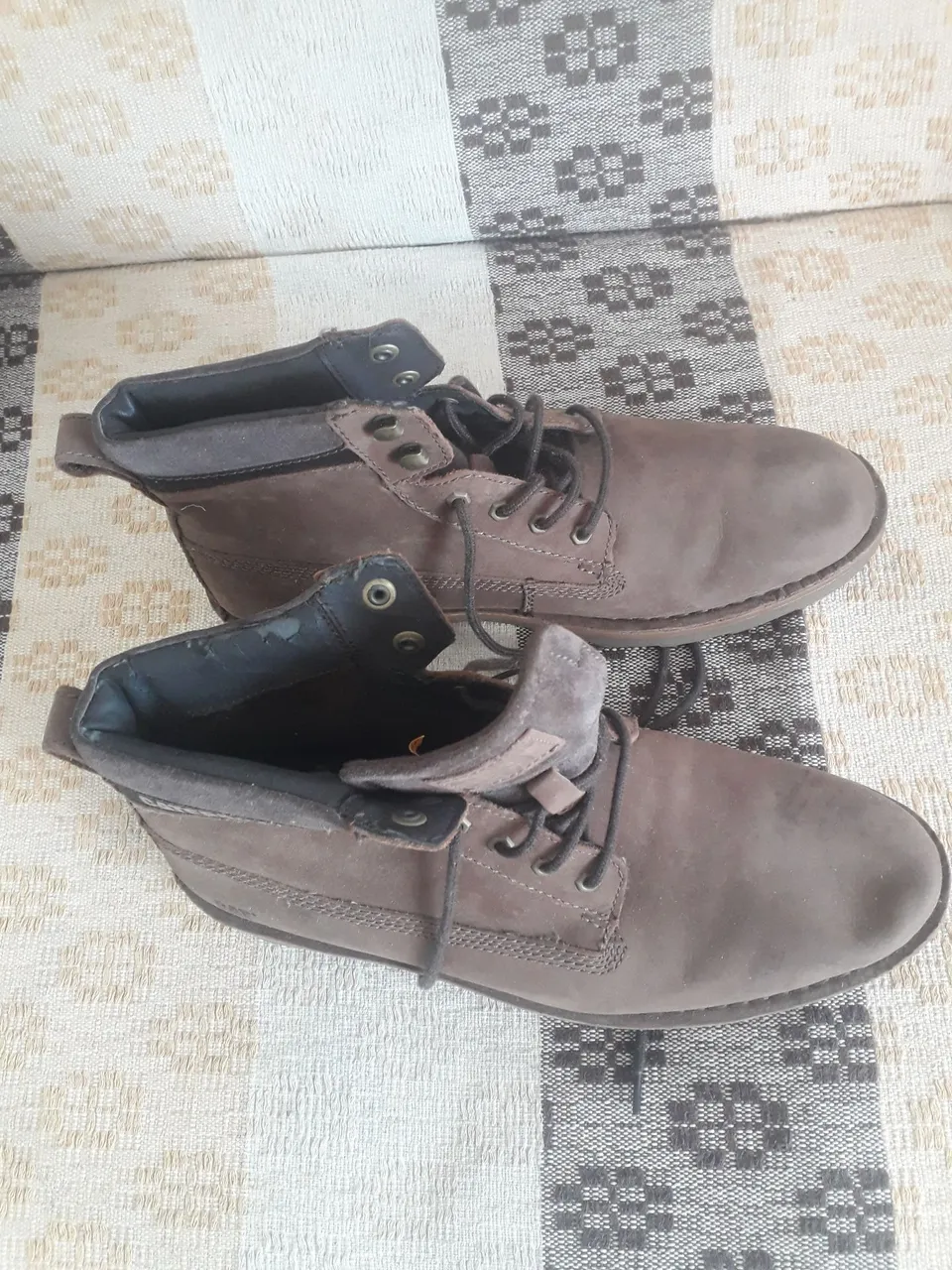 Botas de Couro Marrons - Conforto e Estilo