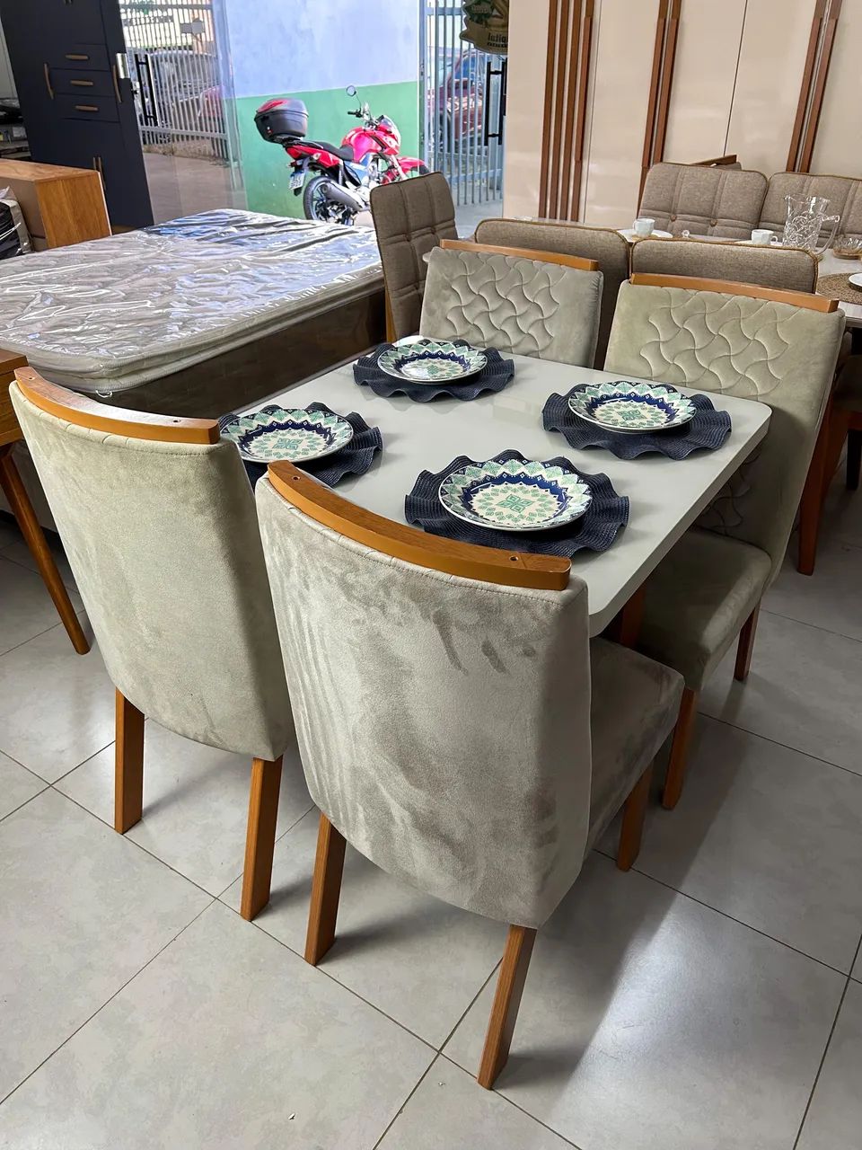 Mesa com 4 cadeiras  - Foto 3
