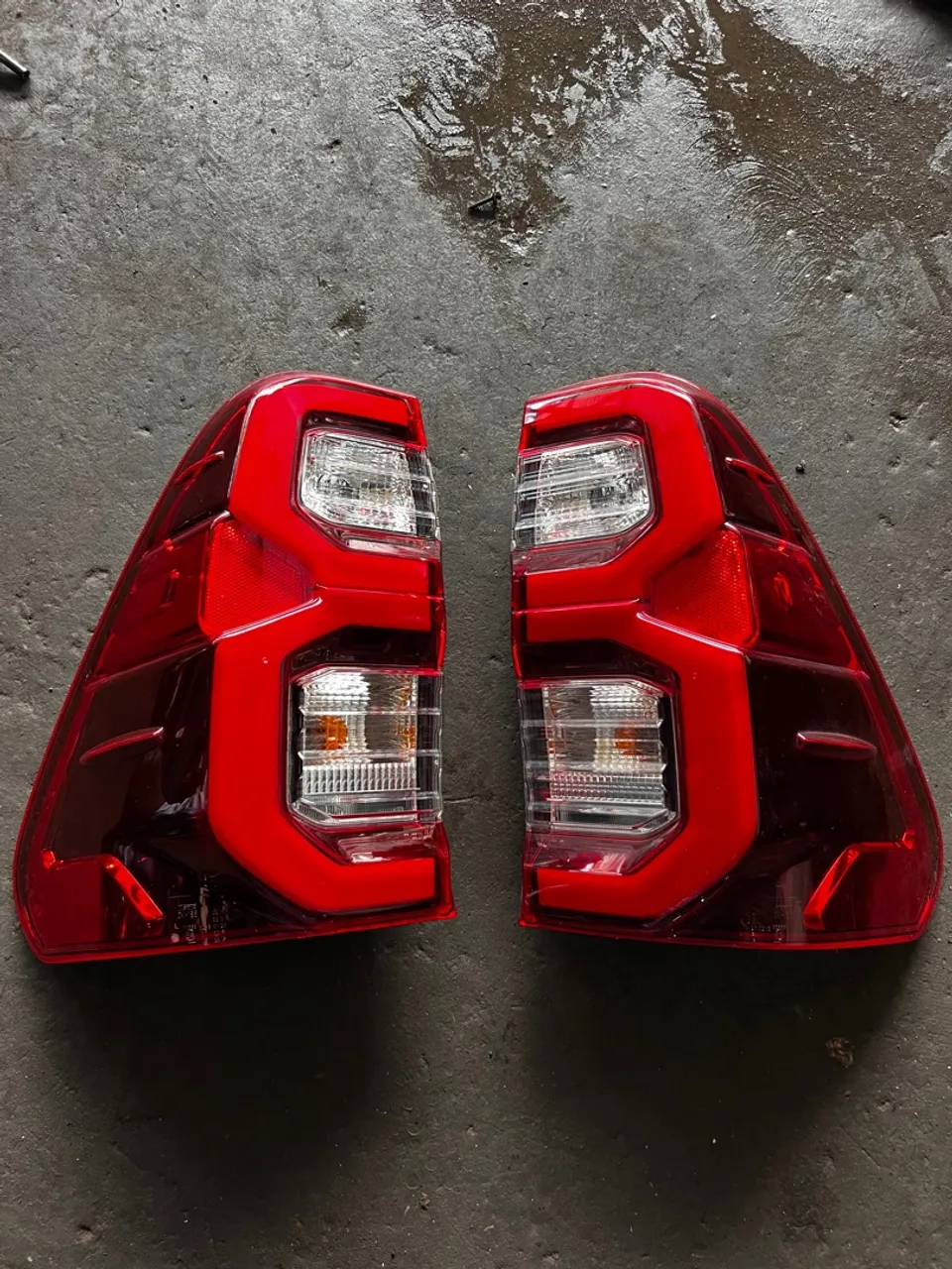 Lanternas Traseiras Hilux 2016 até 2025 Led original
