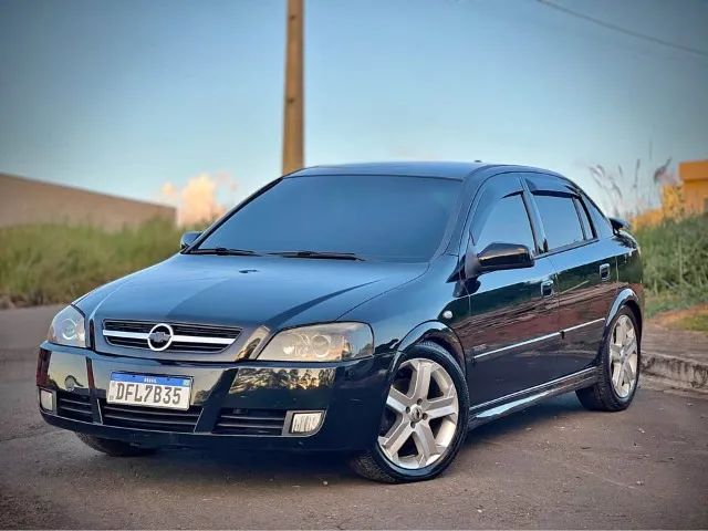 Astra 2007 preto