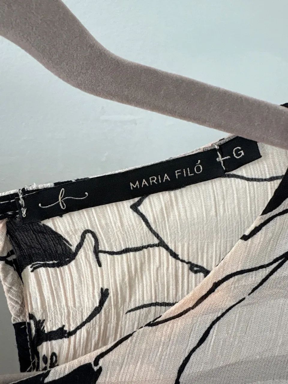 Blusa de seda com decote nas costas - Foto 3
