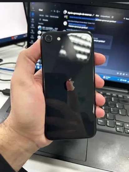 iPhone SE (2ª geração) Preto - 64GB